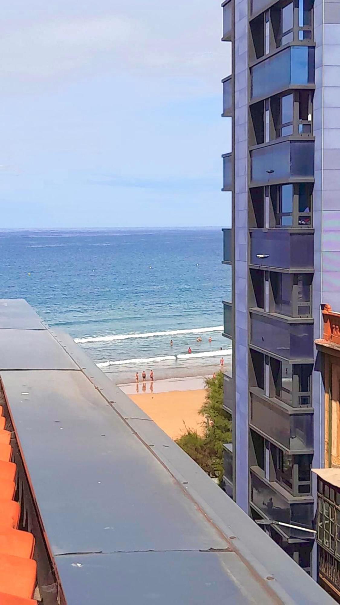 Atico Con Terraza En Playa De San Lorenzo Gijón Eksteriør bilde